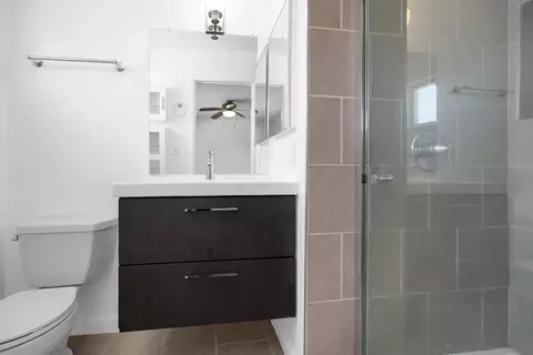 Bath - 3104 Pembroke Dr, Modesto, CA 95350 photo 3 of 3