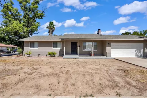 Exterior - 3104 Pembroke Dr, Modesto, CA 95350 photo 2 of 9