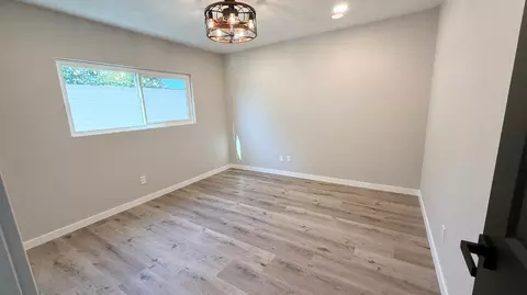 Bedroom - 417 Mount Everest Ct, Modesto, CA 95358 photo 5 of 6