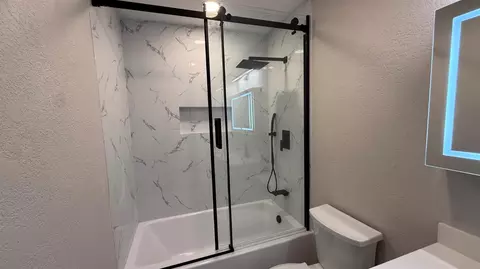 Bath - 417 Mount Everest Ct, Modesto, CA 95358 photo 2 of 4