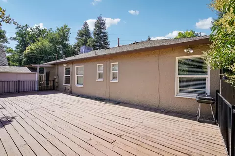 Exterior - 715 E Roseburg Ave, Modesto, CA 95350 photo 14 of 16