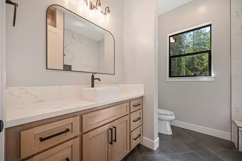 Bath - 5347 Reservoir Rd, Georgetown, CA 95634 photo 6 of 8
