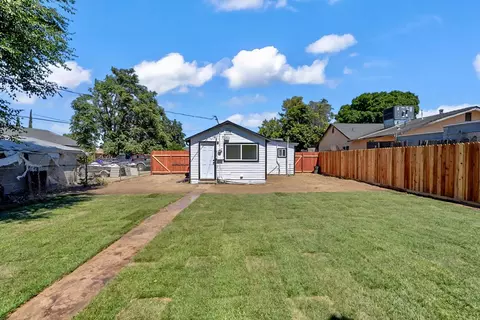 Exterior - 413 Empire Ave, Modesto, CA 95354 photo 5 of 5