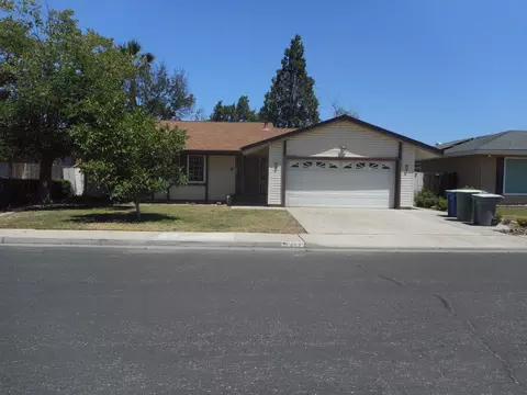447 Gail, Merced, CA 95348