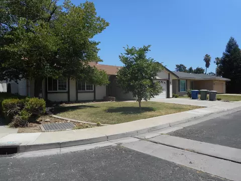 447 Gail, Merced, CA 95348 photo 2