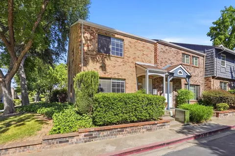 4010 Knoll Top Ct, Carmichael, CA 95608 photo 2