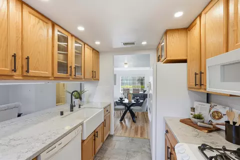 4010 Knoll Top Ct, Carmichael, CA 95608 photo 11