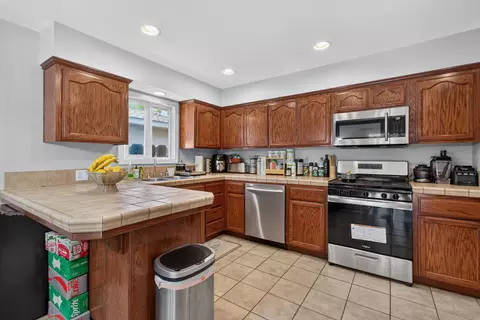Kitchen - 3195 Nottingham, Merced, CA 95340 photo 2 of 2