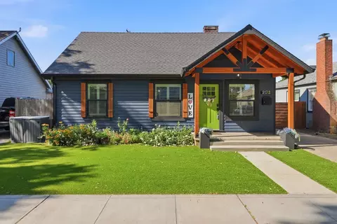 2172 7th Ave, Sacramento, CA 95818