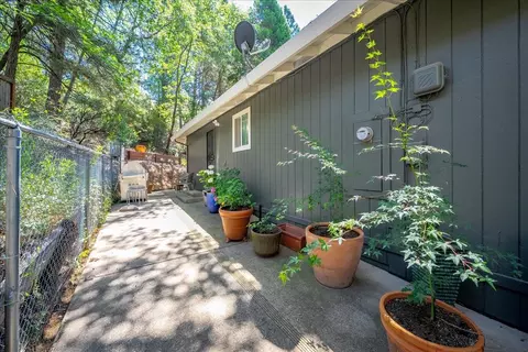 Exterior - 2939 Letitia Ave, Placerville, CA 95667 photo 20 of 24