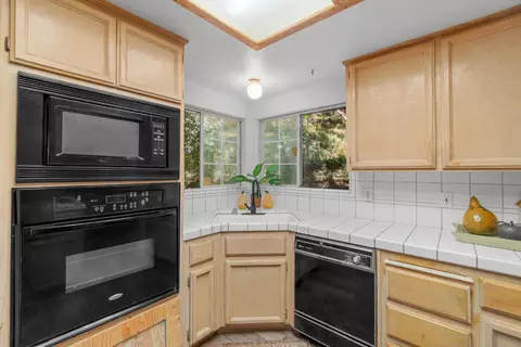 Kitchen - 2495 Coloma Ct, Placerville, CA 95667 photo 2 of 4