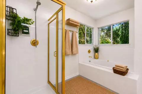 Bath - 2495 Coloma Ct, Placerville, CA 95667 photo 3 of 4