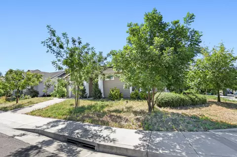 Exterior - 270 Grande Ave, Davis, CA 95616 photo 7 of 7