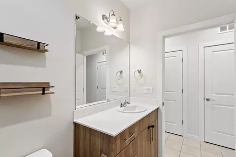 Bath - 270 Grande Ave, Davis, CA 95616 photo 2 of 2