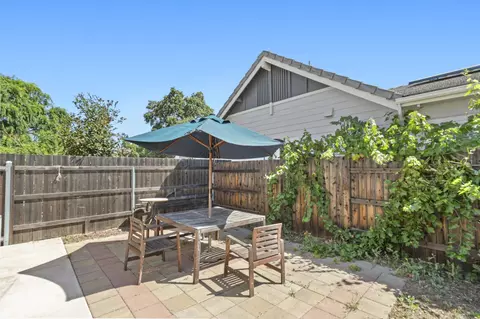 Exterior - 270 Grande Ave, Davis, CA 95616 photo 2 of 7