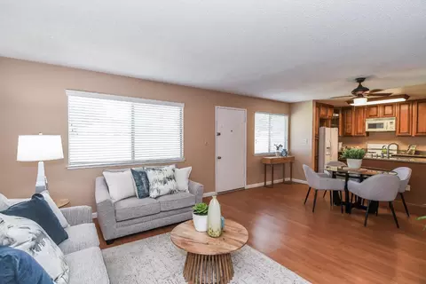 9524 Emerald Park Dr #1, Elk Grove, CA 95624