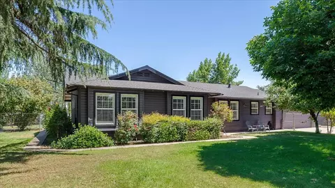 4649 Kentucky Ave, Oakdale, CA 95361