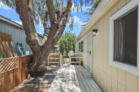13 River Bend Dr, Lodi, CA 95242