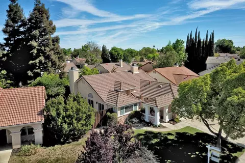 View/Area - 1007 Lourence Dr, Tracy, CA 95376 photo 4 of 5