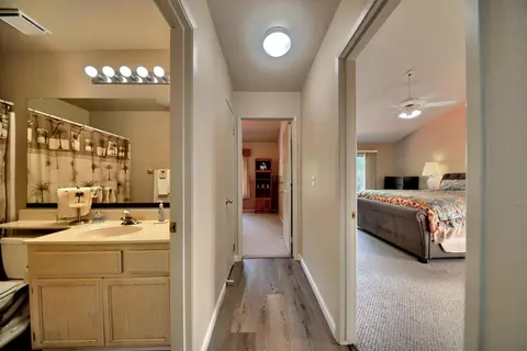 Entry Way - 1007 Lourence Dr, Tracy, CA 95376 photo 2 of 4