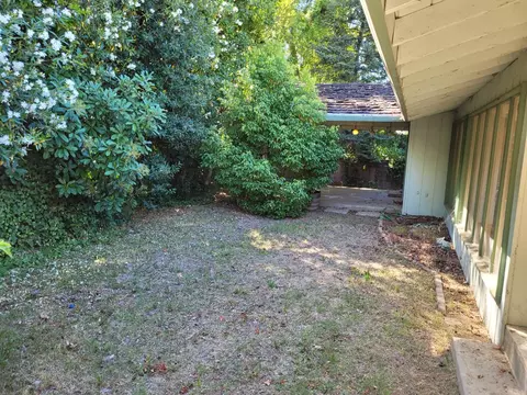 Exterior - 4247 Mapel Ln, Carmichael, CA 95608 photo 2 of 4