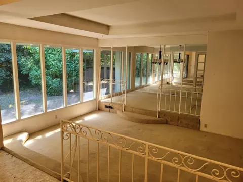 Living - 4247 Mapel Ln, Carmichael, CA 95608 photo 2 of 5