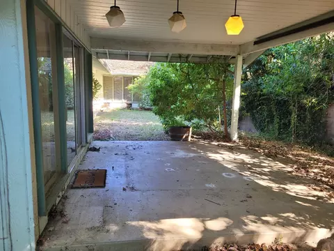 Exterior - 4247 Mapel Ln, Carmichael, CA 95608 photo 3 of 4