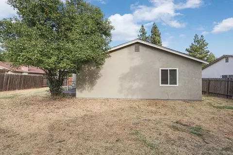 Exterior - 1117 Knickerbocker Dr, Stockton, CA 95210 photo 11 of 13