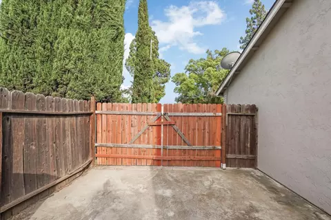 Exterior - 1117 Knickerbocker Dr, Stockton, CA 95210 photo 13 of 13