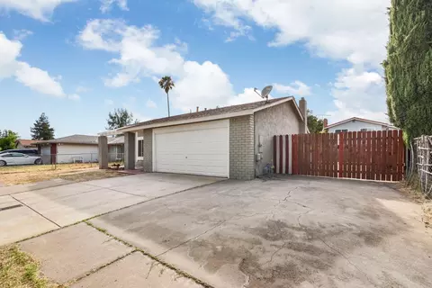 Exterior - 1117 Knickerbocker Dr, Stockton, CA 95210 photo 5 of 13