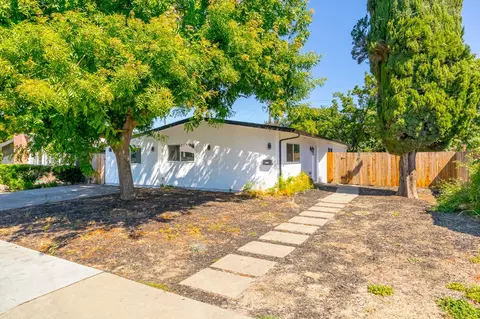 2323 Del Rio Dr, Stockton, CA 95204