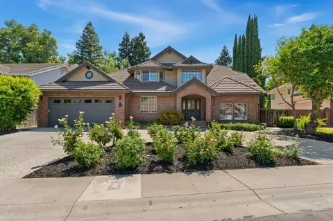 7 Chicory Bend Ct, Sacramento, CA 95831