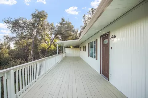 20718 Lower Hillview Dr, Sonora, CA 95370 photo 2
