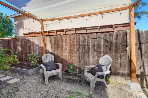 Exterior - 2185 Holder Ln, Tracy, CA 95377 photo 5 of 9