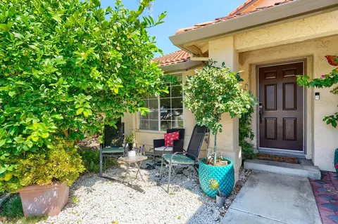 Exterior - 2185 Holder Ln, Tracy, CA 95377 photo 2 of 9