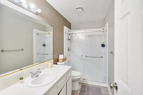 Bath - 2185 Holder Ln, Tracy, CA 95377 photo 4 of 4