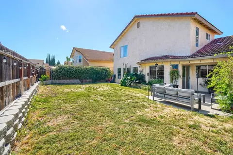 Exterior - 2185 Holder Ln, Tracy, CA 95377 photo 8 of 9