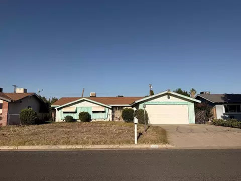 370 N Lindale St, Porterville, CA 93257
