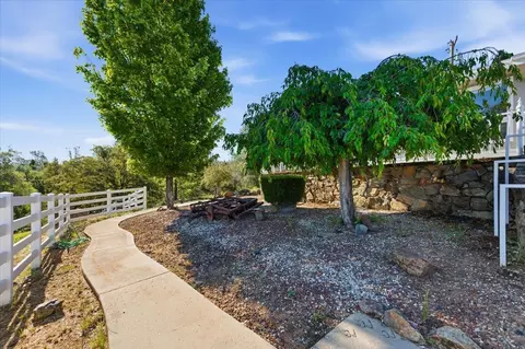 Exterior - 22233 Mccourtney Rd, Grass Valley, CA 95949 photo 7 of 43