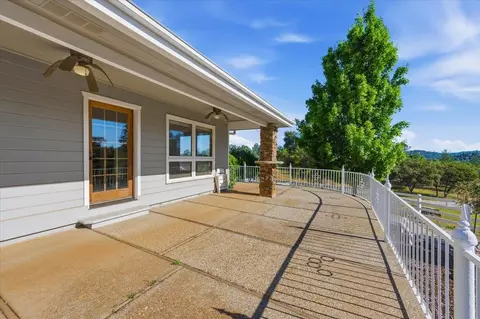 Exterior - 22233 Mccourtney Rd, Grass Valley, CA 95949 photo 10 of 43