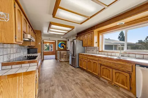 Kitchen - 22233 Mccourtney Rd, Grass Valley, CA 95949 photo 1 of 5