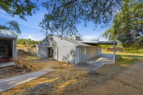 Exterior - 22233 Mccourtney Rd, Grass Valley, CA 95949 photo 32 of 43