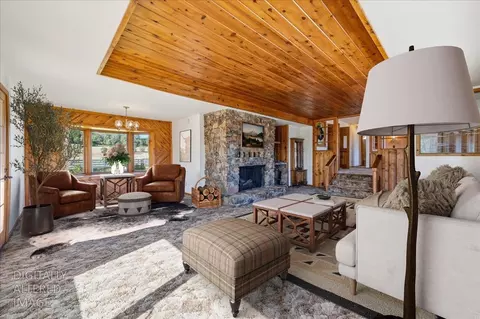 Living - 22233 Mccourtney Rd, Grass Valley, CA 95949 photo 2 of 6