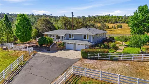 Exterior - 22233 Mccourtney Rd, Grass Valley, CA 95949 photo 2 of 43