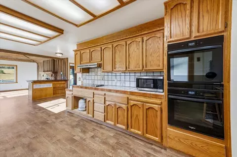 Kitchen - 22233 Mccourtney Rd, Grass Valley, CA 95949 photo 2 of 5