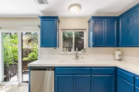 Kitchen - 1392 Oak Ridge Dr, Colfax, CA 95713 photo 4 of 6
