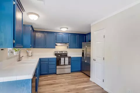 Kitchen - 1392 Oak Ridge Dr, Colfax, CA 95713 photo 5 of 6