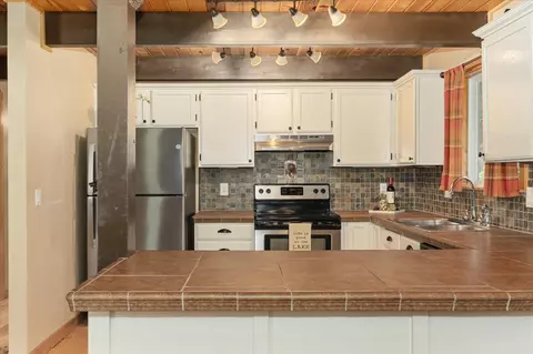 Kitchen - 2218 Pardee Dr, Arnold, CA 95223 photo 2 of 4