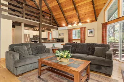 Living - 2218 Pardee Dr, Arnold, CA 95223 photo 2 of 5