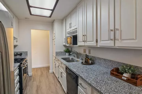 Kitchen - 844 Emory Ct, Merced, CA 95341 photo 6 of 7